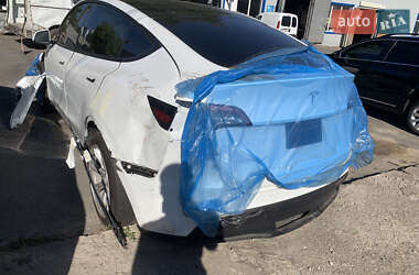 Позашляховик / Кросовер Tesla Model Y 2023 в 
