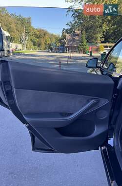 Позашляховик / Кросовер Tesla Model Y 2022 в 