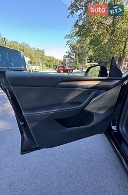 Позашляховик / Кросовер Tesla Model Y 2022 в 