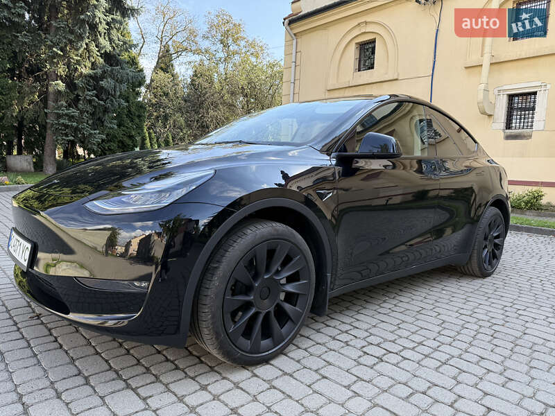 Внедорожник / Кроссовер Tesla Model Y 2023 в Львове