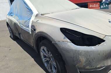 Позашляховик / Кросовер Tesla Model Y 2022 в  фото 2 Позашляховик / Кросовер Tesla Model Y 2022 в