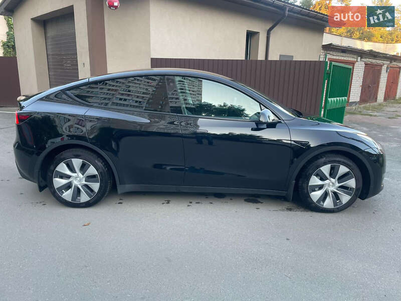 Позашляховик / Кросовер Tesla Model Y 2022 в Києві