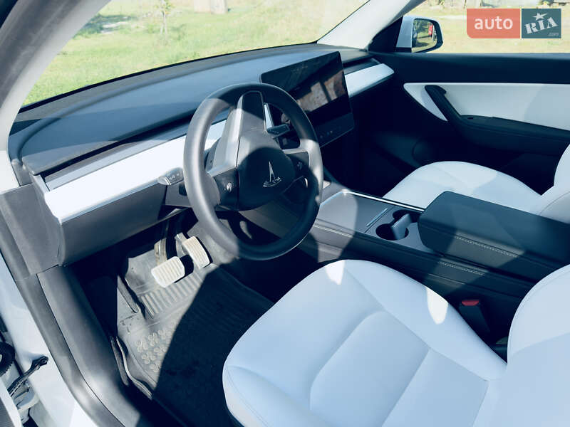 Позашляховик / Кросовер Tesla Model Y 2021 в Чернігові