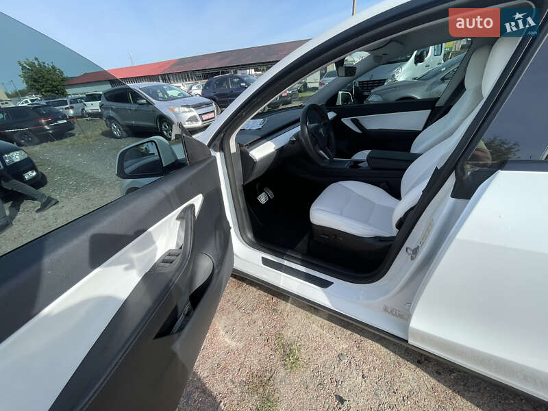 Внедорожник / Кроссовер Tesla Model Y 2022 в Луцке