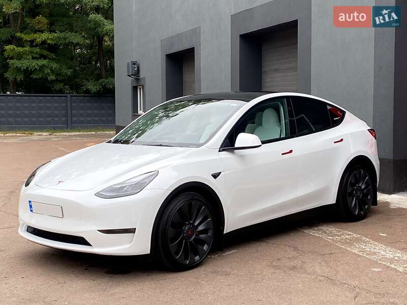 Позашляховик / Кросовер Tesla Model Y 2024 в Києві