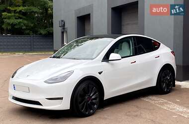 Позашляховик / Кросовер Tesla Model Y 2024 в 