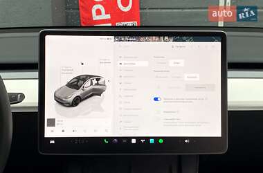 Позашляховик / Кросовер Tesla Model Y 2024 в 