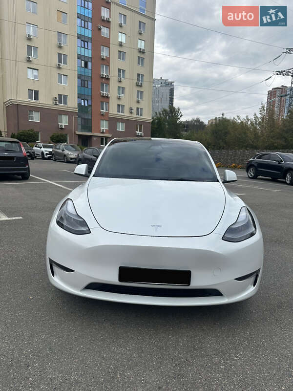 Позашляховик / Кросовер Tesla Model Y 2023 в 