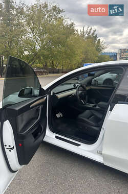 Позашляховик / Кросовер Tesla Model Y 2023 в 