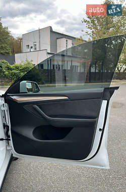 Позашляховик / Кросовер Tesla Model Y 2023 в 