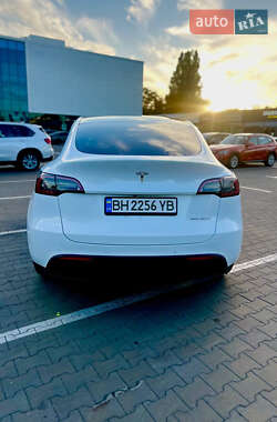 Позашляховик / Кросовер Tesla Model Y 2022 в 