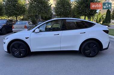 Позашляховик / Кросовер Tesla Model Y 2025 в 