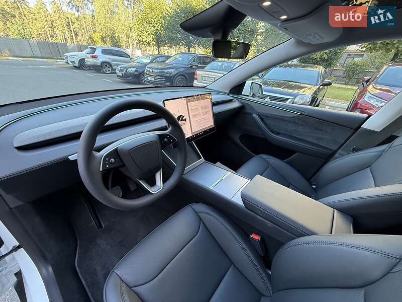 Внедорожник / Кроссовер Tesla Model Y 2025 в Киеве