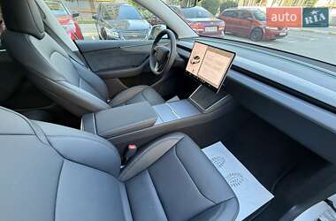 Позашляховик / Кросовер Tesla Model Y 2025 в 