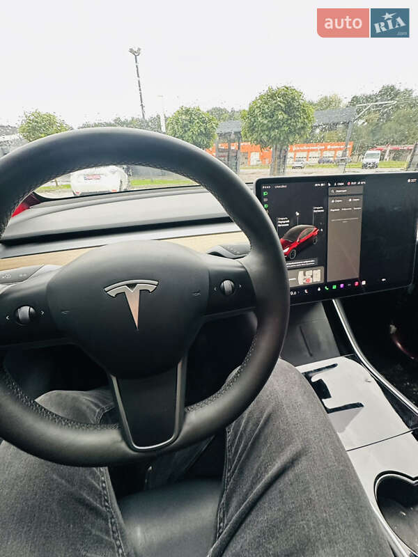 Позашляховик / Кросовер Tesla Model Y 2021 в Луцьку