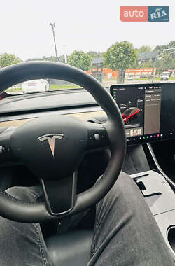 Позашляховик / Кросовер Tesla Model Y 2021 в 