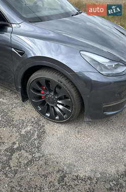 Внедорожник / Кроссовер Tesla Model Y 2022 в 