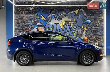 Внедорожник / Кроссовер Tesla Model Y 2024 в 