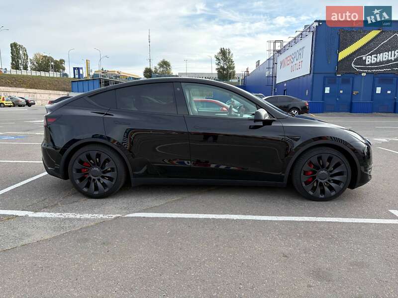 Позашляховик / Кросовер Tesla Model Y 2023 в Харкові