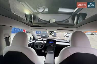 Позашляховик / Кросовер Tesla Model Y 2023 в 