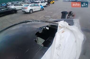 Позашляховик / Кросовер Tesla Model Y 2025 в 