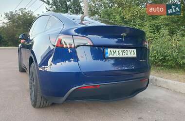 Позашляховик / Кросовер Tesla Model Y 2023 в 