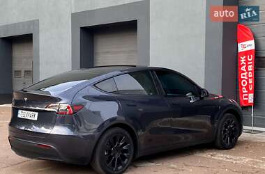 Позашляховик / Кросовер Tesla Model Y 2024 в 