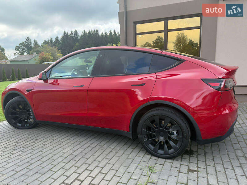 Внедорожник / Кроссовер Tesla Model Y 2023 в Львове