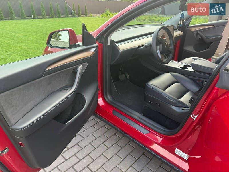 Внедорожник / Кроссовер Tesla Model Y 2023 в Львове