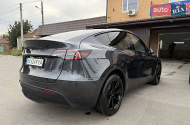 Позашляховик / Кросовер Tesla Model Y 2024 в 