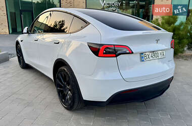 Внедорожник / Кроссовер Tesla Model Y 2024 в 