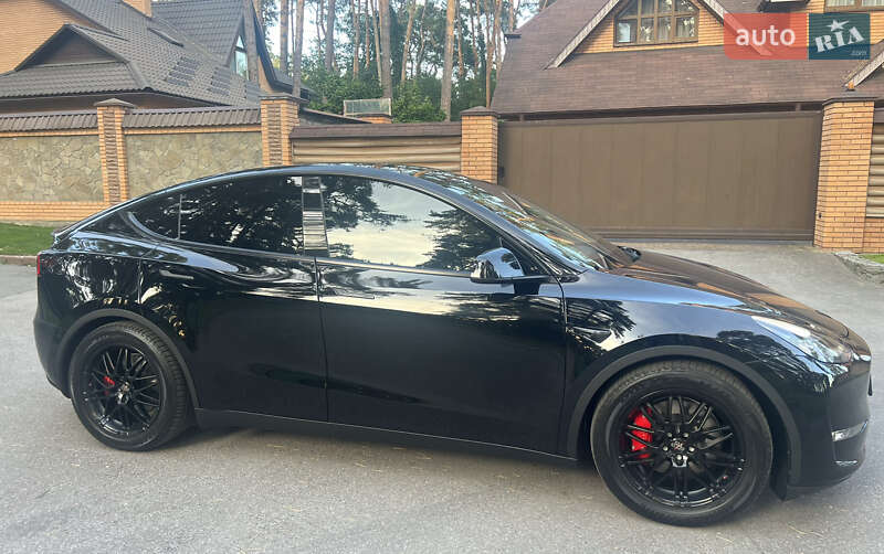 Позашляховик / Кросовер Tesla Model Y 2023 в Києві