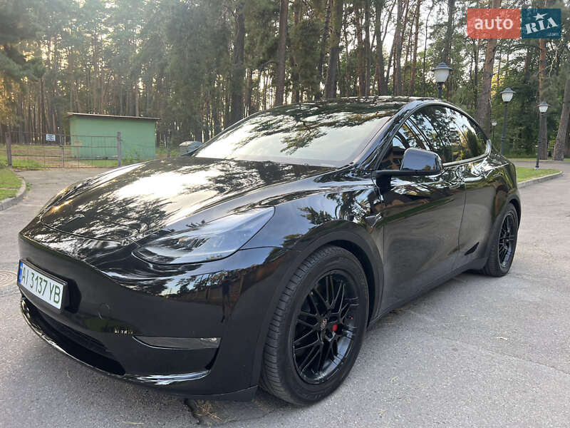 Позашляховик / Кросовер Tesla Model Y 2023 в Києві