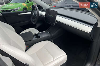 Позашляховик / Кросовер Tesla Model Y 2023 в 