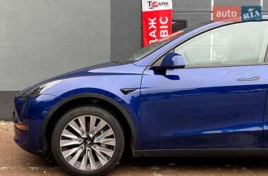 Внедорожник / Кроссовер Tesla Model Y 2024 в 