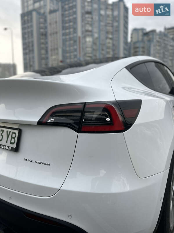 Позашляховик / Кросовер Tesla Model Y 2021 в Києві