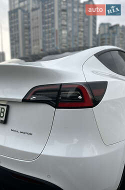 Внедорожник / Кроссовер Tesla Model Y 2021 в 