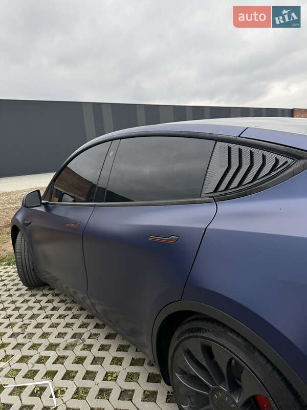 Внедорожник / Кроссовер Tesla Model Y 2021 в Хмельницком