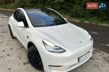 Позашляховик / Кросовер Tesla Model Y 2023 в 