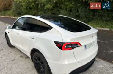 Позашляховик / Кросовер Tesla Model Y 2023 в 