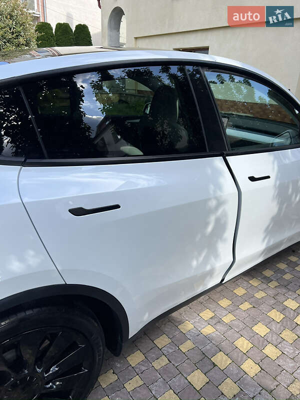 Позашляховик / Кросовер Tesla Model Y 2023 в Тернополі