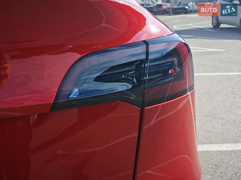 Позашляховик / Кросовер Tesla Model Y 2022 в Львові