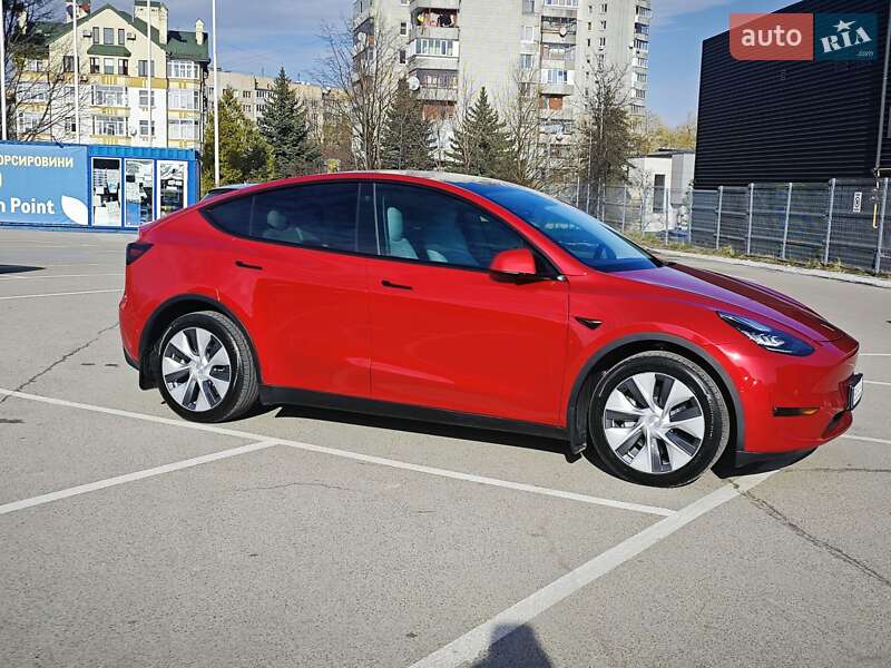 Позашляховик / Кросовер Tesla Model Y 2022 в Львові
