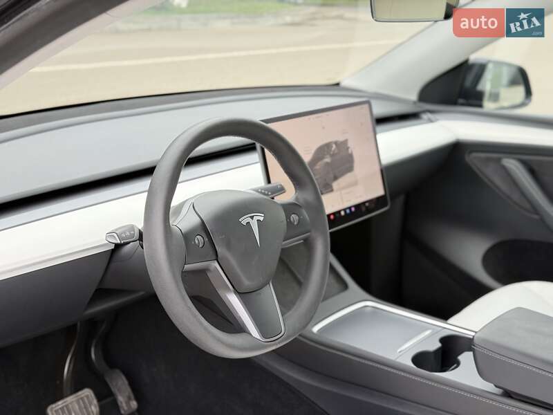 Внедорожник / Кроссовер Tesla Model Y 2023 в Львове