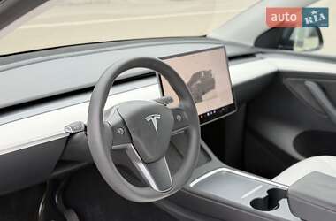 Позашляховик / Кросовер Tesla Model Y 2023 в 