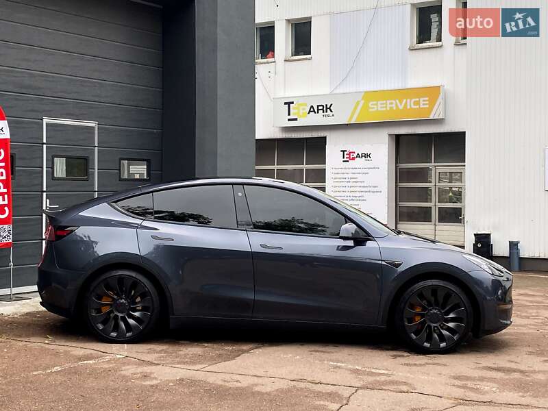 Позашляховик / Кросовер Tesla Model Y 2022 в Києві