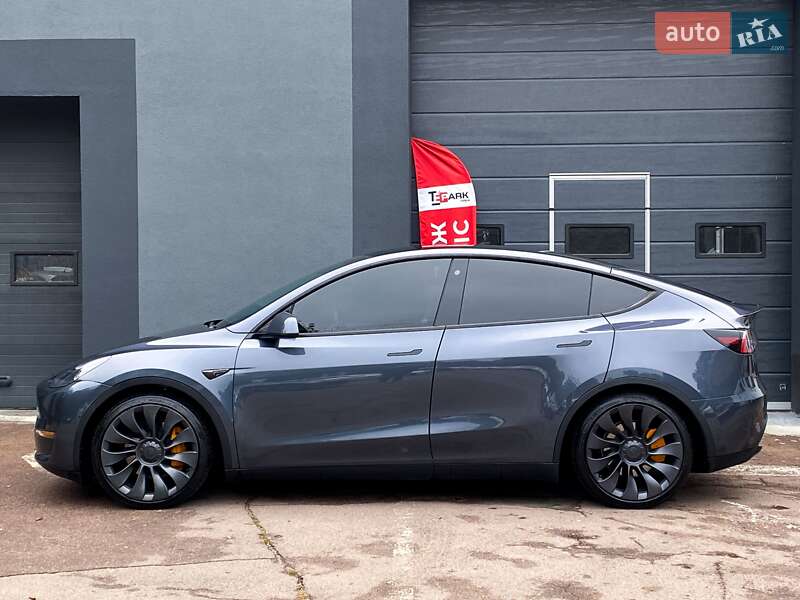 Позашляховик / Кросовер Tesla Model Y 2022 в Києві