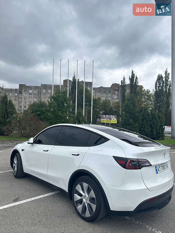 Внедорожник / Кроссовер Tesla Model Y 2024 в Ивано-Франковске