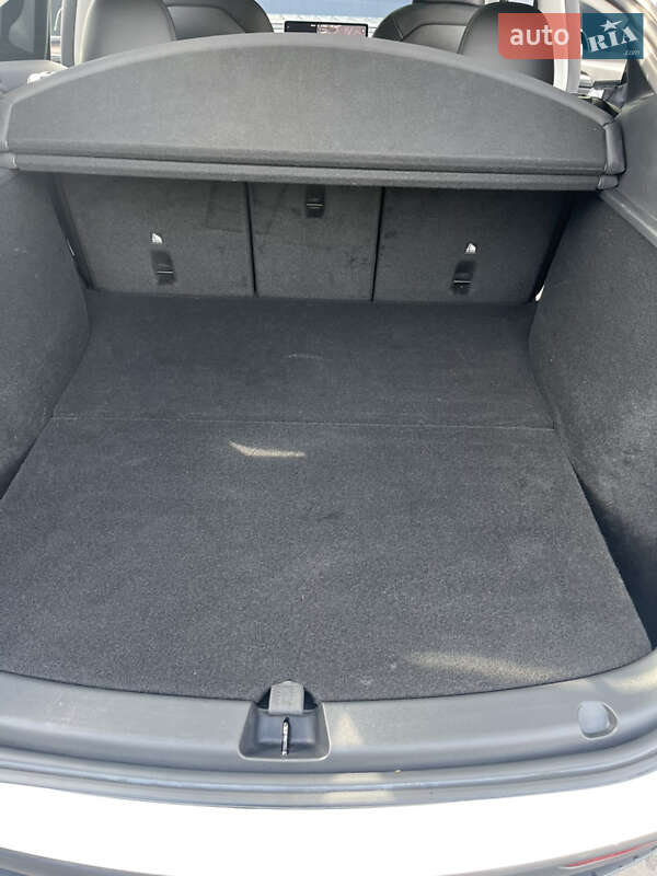 Внедорожник / Кроссовер Tesla Model Y 2024 в Ивано-Франковске