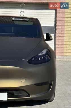 Внедорожник / Кроссовер Tesla Model Y 2024 в 